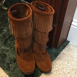 Minnetonka fringed moccasins